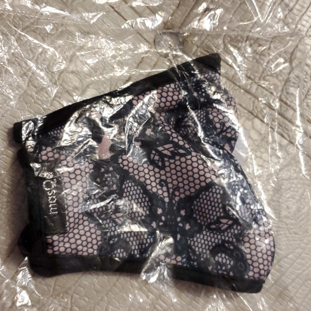 Face Mask - Picture 2 of 8